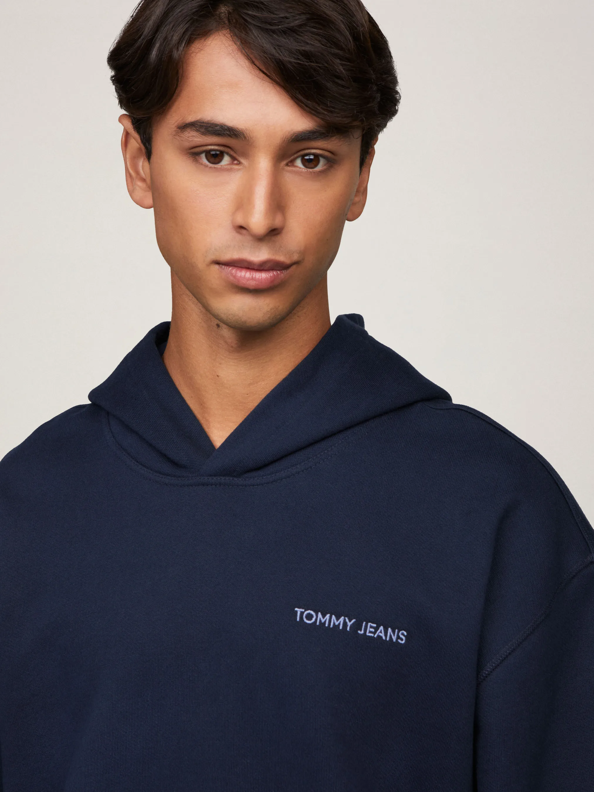 Classics Logo Embroidery Relaxed Fit Hoodie | Sweatshirts & Hoodies | Tommy Jeans