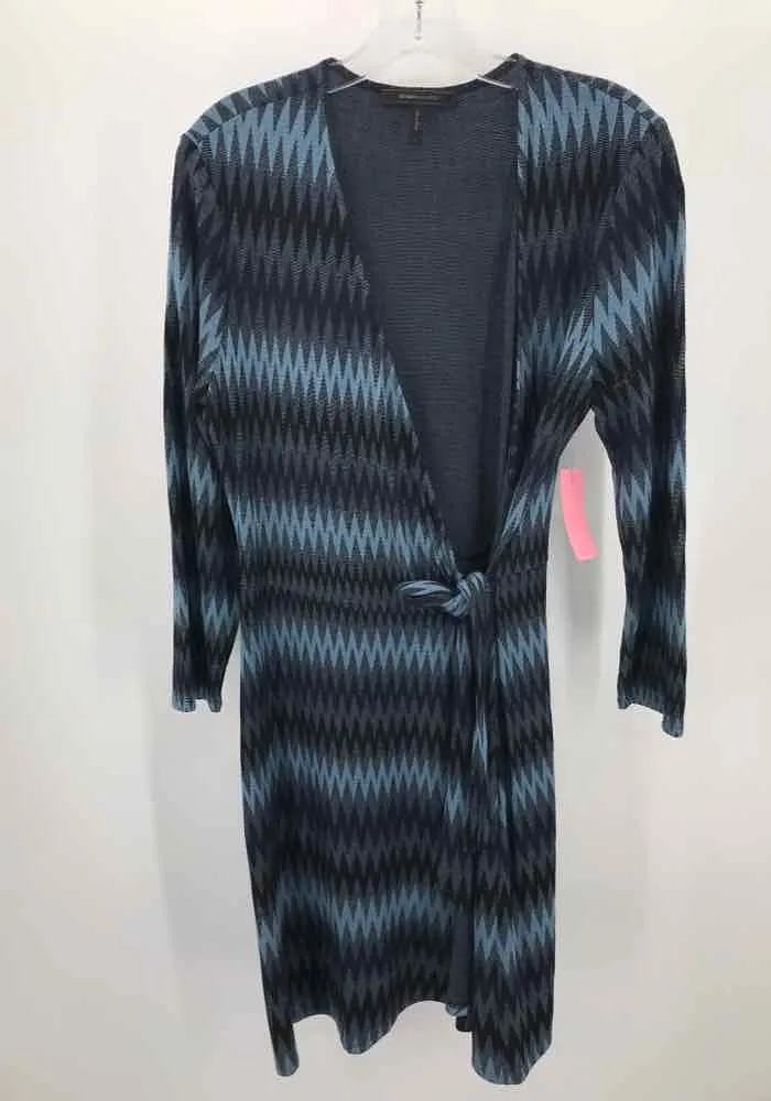 Pre-Owned BCBG Blue Size Large Wrap Knee Length Long Sleeve Dress