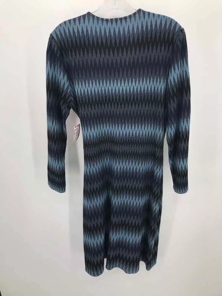 Pre-Owned BCBG Blue Size Large Wrap Knee Length Long Sleeve Dress